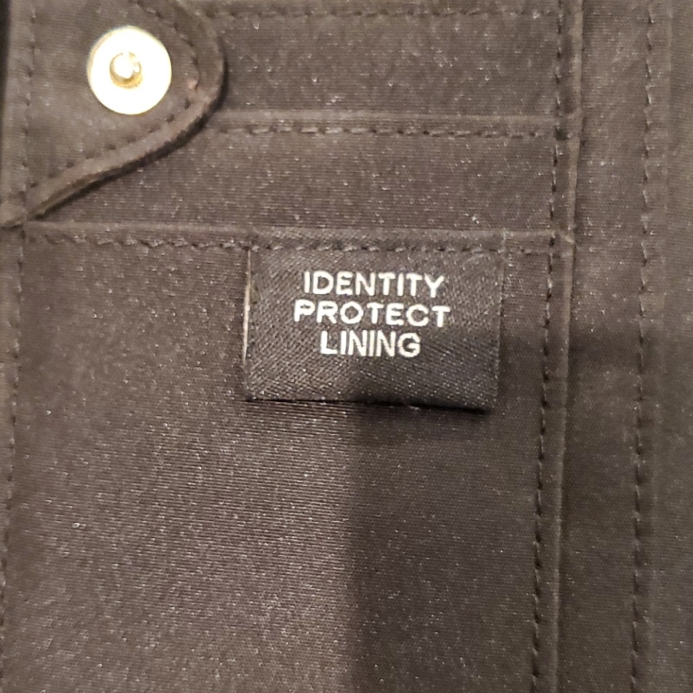 Red Wallet - Picture 4 of 5